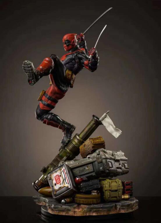 Figurine Collector Deadpool Royaume Manga