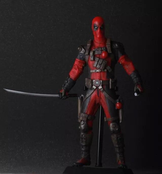 Figurine Deadpool 30cm Royaume Manga