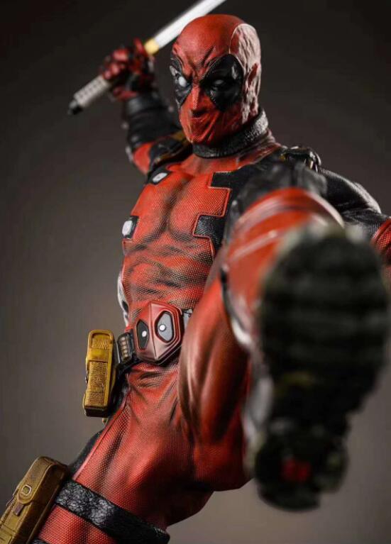 Figurine Collector Deadpool Royaume Manga
