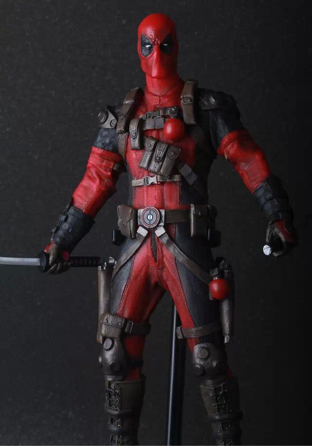 Figurine Deadpool 30cm Royaume Manga Rouge